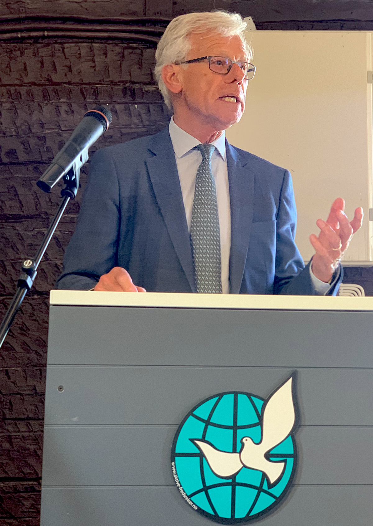 Knut Vollebæk
